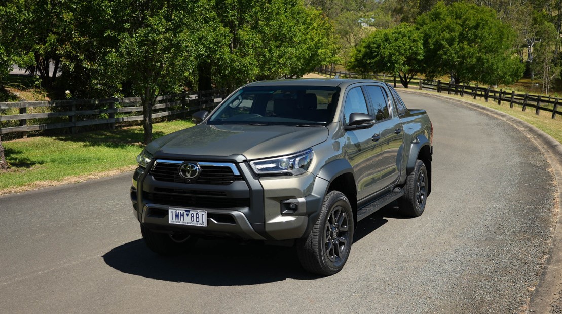 ngoại thất toyota hilux